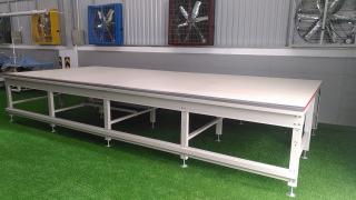 Bàn cắt trải vải có hệ thống thổi khí không ray điện