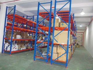 Kệ để phụ liệu